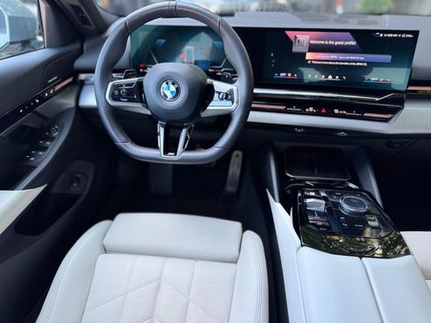 Used 2025 BMW 530i xDrive w/ M Sport Package AWD/4WD image 22