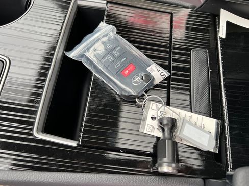 New 2026 Toyota Sienna XLE Woodland Edition image 29