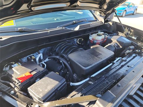 Used 2019 Chevrolet Silverado 1500 Custom w/ Custom Value Package image 12