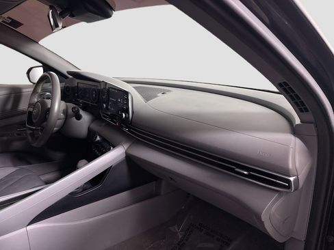 Used 2022 Hyundai Elantra SEL w/ Convenience + Premium Package image 29