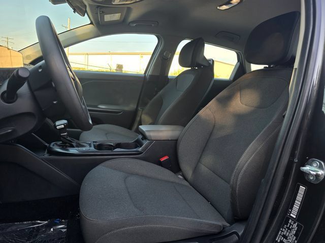 Used 2025 Kia K4 FWD image 9