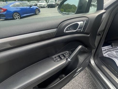 Used 2016 Porsche Cayenne GTS AWD/4WD image 11