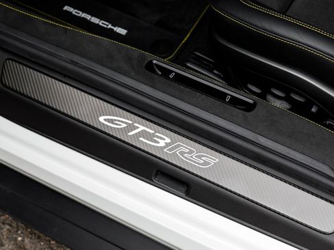 Used 2025 Porsche 911 GT3 RS image 35