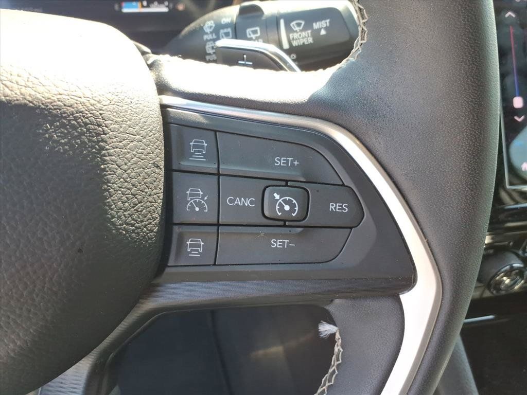 Used 2024 Jeep Grand Cherokee Laredo X w/ Luxury Tech Group I AWD/4WD image 26