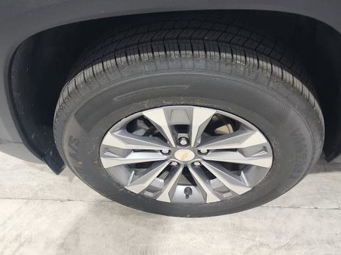 Used 2025 Chevrolet Equinox LT FWD image 11