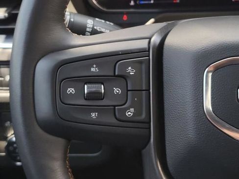 Used 2022 GMC Yukon XL AT4 AWD/4WD image 31