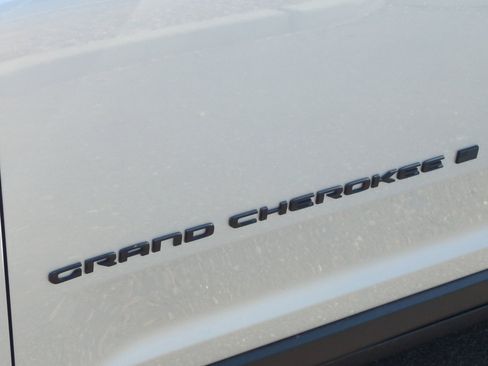 New 2026 Jeep Grand Cherokee L 4WD image 24