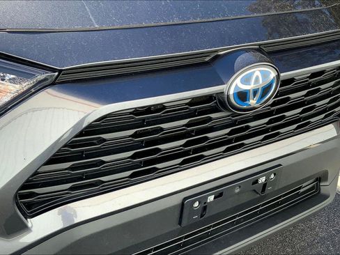 Used 2022 Toyota RAV4 LE image 28