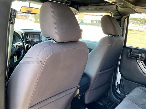 Used 2018 Jeep Wrangler Unlimited Sport S AWD/4WD image 12