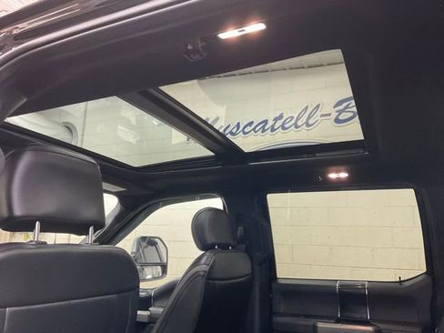 Used 2022 Ford F350 Platinum image 18