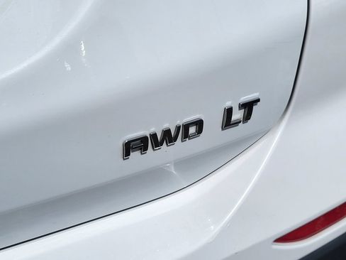 Used 2024 Chevrolet Equinox LT AWD/4WD image 9