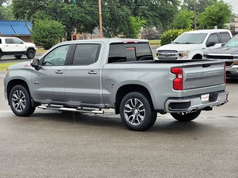 Used 2024 Chevrolet Silverado 1500 LT w/ Z71 Off-Road Package AWD/4WD image 6