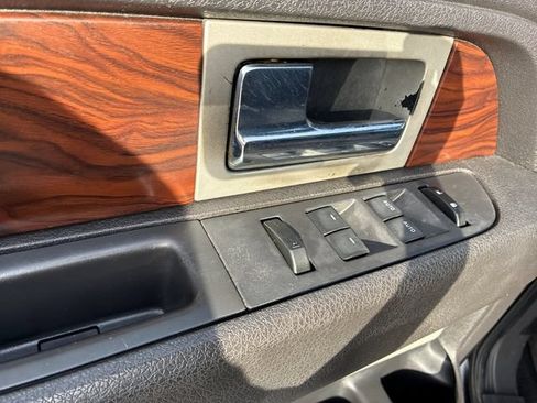 Used 2012 Ford F150 Lariat w/ Lariat Chrome Pkg RWD image 12