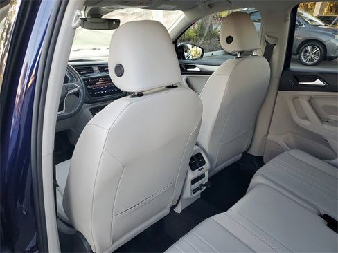 Certified 2023 Volkswagen Tiguan SE image 9