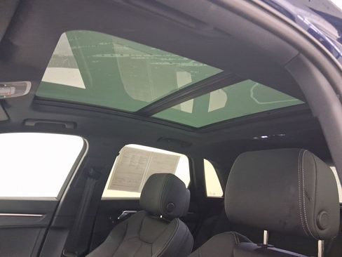 Used 2023 Audi Q3 2.0T Premium w/ Black Optic Sport Package image 14