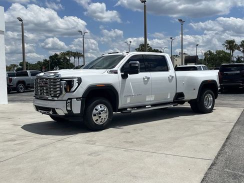 New 2026 GMC Sierra 3500 Denali w/ Denali Reserve Package AWD/4WD image 8