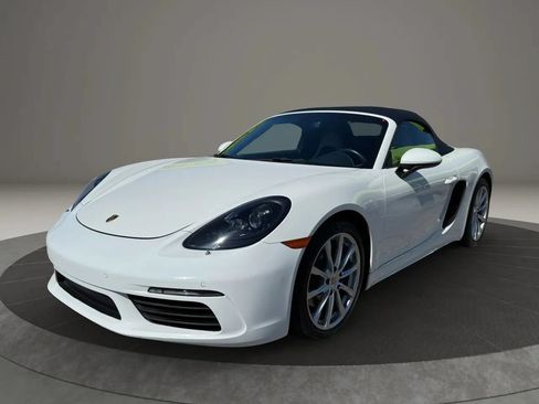 Used 2020 Porsche 718 Boxster RWD image 2