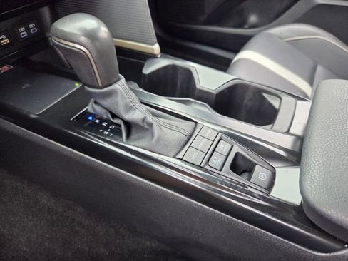 Used 2025 Toyota Camry SE FWD image 27