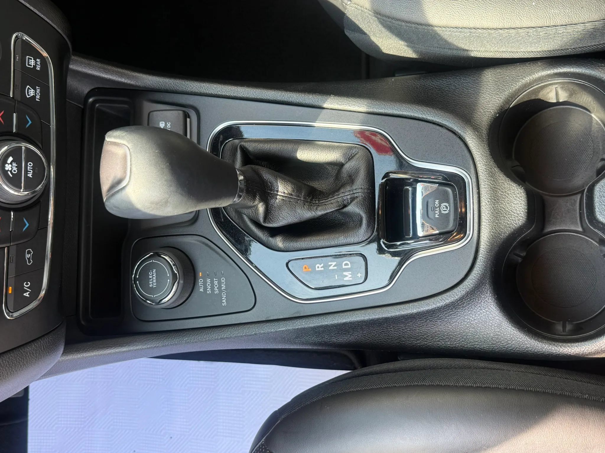 Used 2019 Jeep Cherokee Limited AWD/4WD image 17