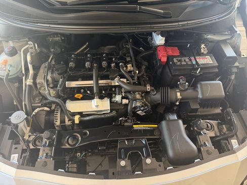Used 2025 Nissan Versa SV FWD image 30