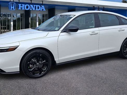 Certified 2025 Honda Accord SE image 4