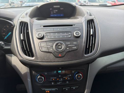 Used 2017 Ford Escape SE FWD image 15