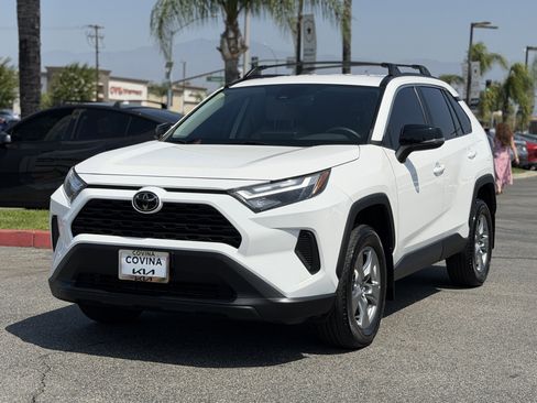 Used 2024 Toyota RAV4 XLE FWD image 4