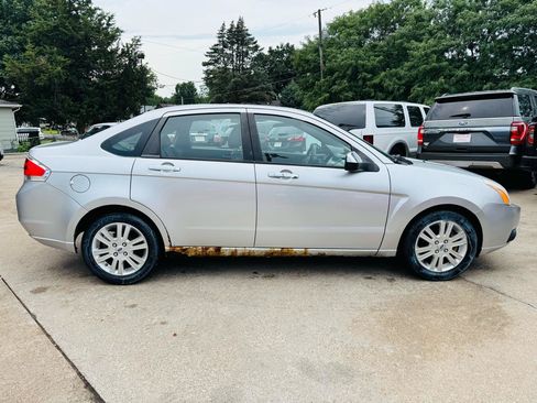 Used 2010 Ford Focus SEL FWD image 2