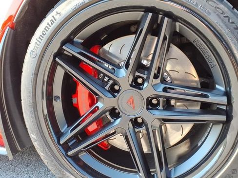 Used 2017 Chevrolet Corvette Grand Sport w/ Grand Sport Heritage Package RWD image 17