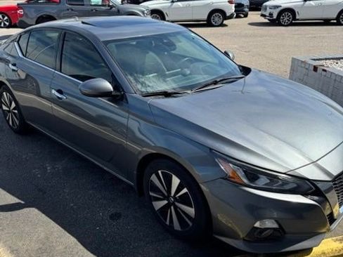 Used 2020 Nissan Altima 2.5 SL FWD image 7