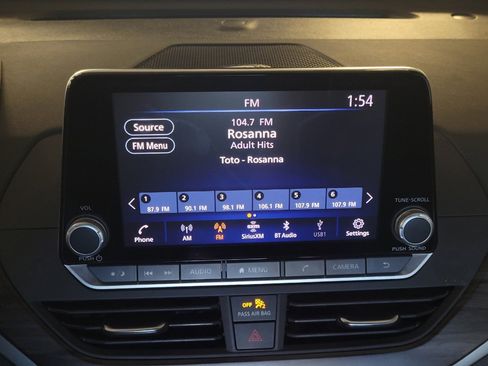 Used 2023 Nissan Altima 2.5 SV image 25