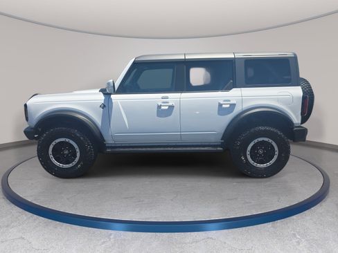Used 2023 Ford Bronco Outer Banks w/ Sasquatch Package AWD/4WD image 8