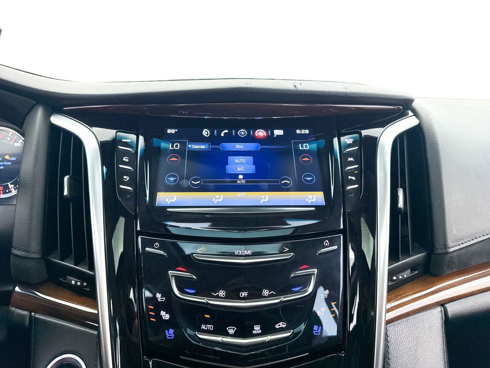 Used 2017 Cadillac Escalade ESV Luxury AWD/4WD image 21