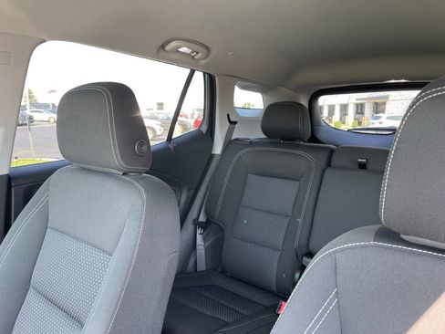 Used 2023 GMC Terrain SLE w/ Driver Convenience Package FWD image 17