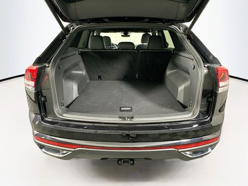 Used 2025 Volkswagen Atlas Cross Sport SE image 30