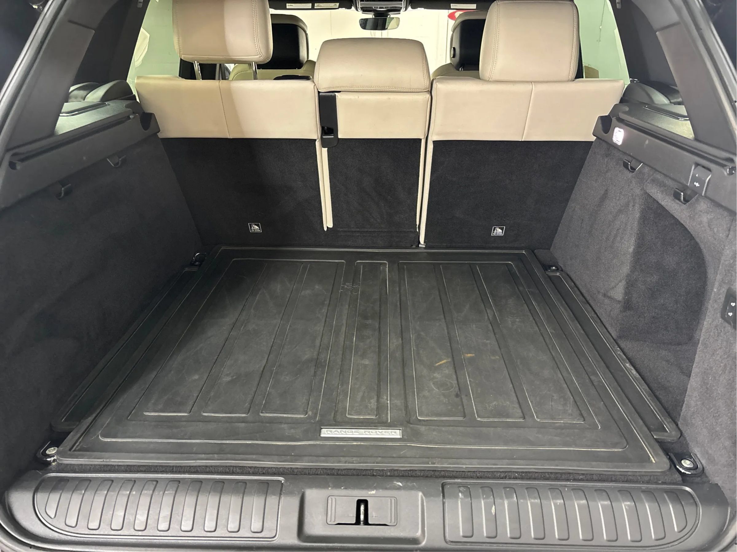 Used 2019 Land Rover Range Rover Sport HSE Dynamic AWD/4WD image 16