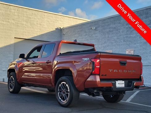 Used 2025 Toyota Tacoma TRD Sport AWD/4WD image 2