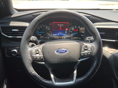 Used 2020 Ford Explorer Limited RWD image 19