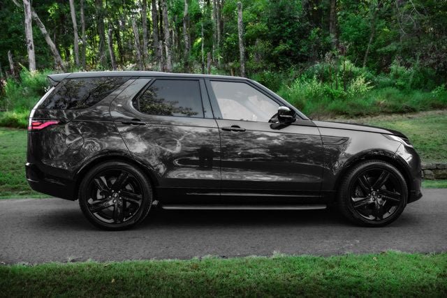 Used 2025 Land Rover Discovery Dynamic SE AWD/4WD image 2