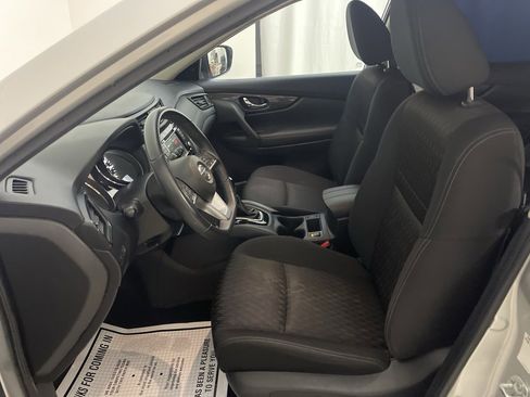 Used 2019 Nissan Rogue SV image 22
