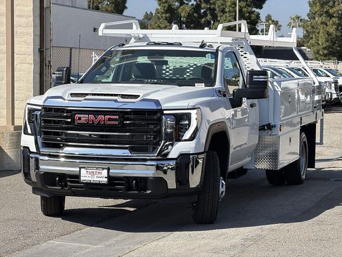 New 2026 GMC Sierra 3500 Pro AWD/4WD image 3