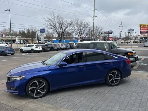 Used 2019 Honda Accord Sport image 12