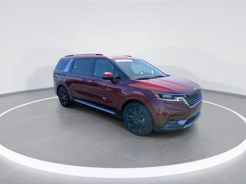 Used 2024 Kia Carnival SX Prestige image 2