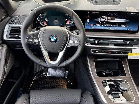 Used 2026 BMW X5 xDrive40i AWD/4WD image 25