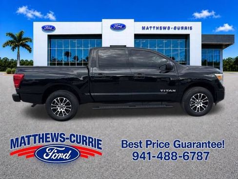 Used 2023 Nissan Titan SV AWD/4WD image 3