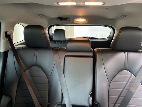 Used 2023 Toyota Highlander XLE AWD/4WD image 38