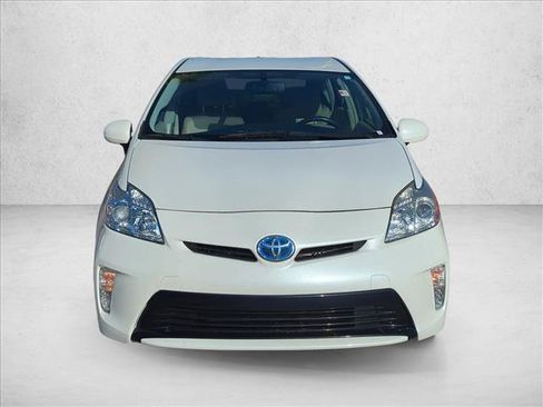 Used 2014 Toyota Prius Four FWD image 2