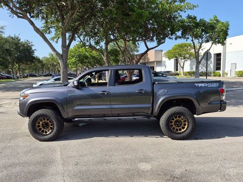 Used 2021 Toyota Tacoma TRD Sport AWD/4WD image 5