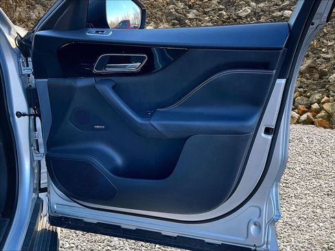 Used 2019 Jaguar F-PACE S image 22