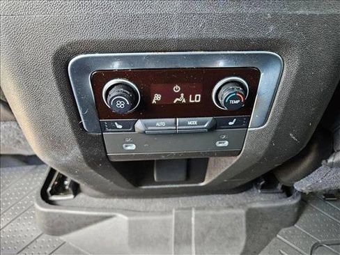 Used 2021 Chevrolet Suburban Premier w/ Premium Package image 18